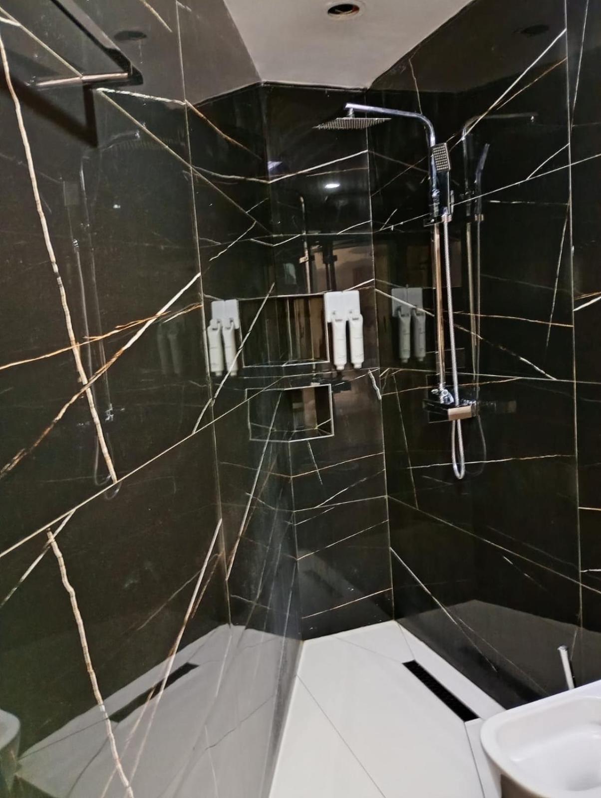 Boutique Artist Hotel Tirana Exterior foto