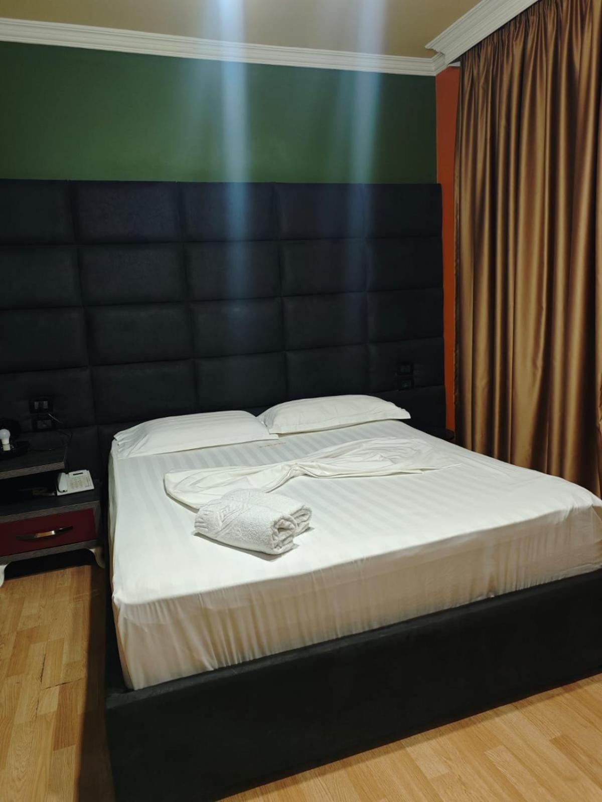 Boutique Artist Hotel Tirana Exterior foto