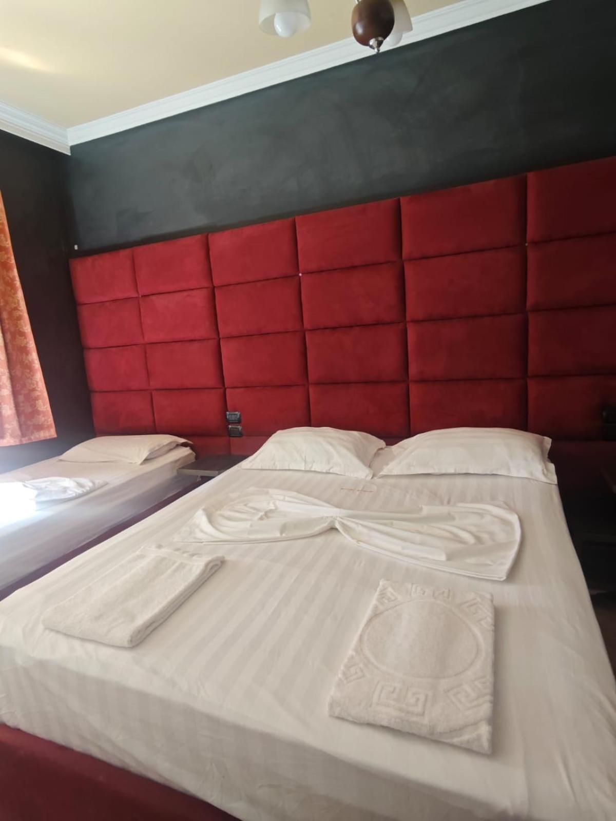 Boutique Artist Hotel Tirana Exterior foto
